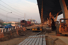 บริการรับตอกเสาเข็ม ด้วยปั้นจั่นตีนตะขาบ สะดวก รวดเร็ว