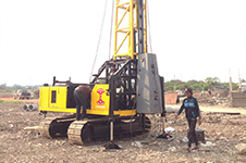 บริการรับตอกเสาเข็ม ด้วยปั้นจั่นตีนตะขาบ สะดวก รวดเร็ว