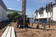 บริการรับตอกเสาเข็ม ด้วยปั้นจั่นตีนตะขาบ สะดวก รวดเร็ว