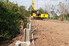 บริการรับตอกเสาเข็ม ด้วยปั้นจั่นตีนตะขาบ สะดวก รวดเร็ว